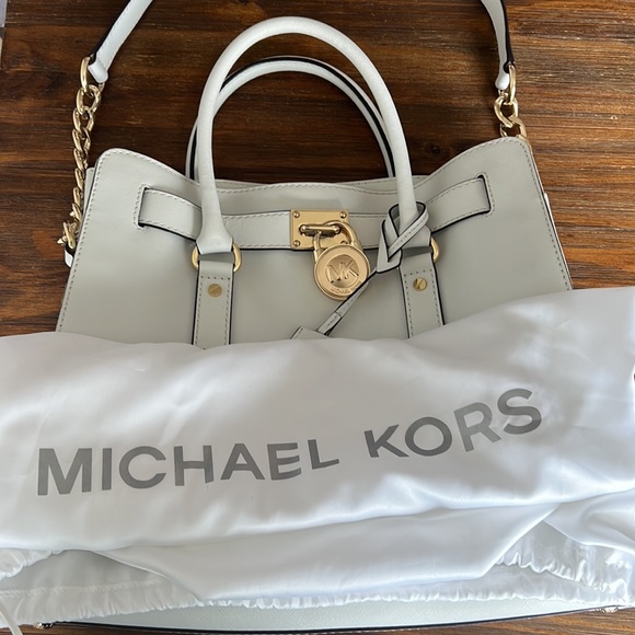 Michael Kors white large hamilton 2 way bag. - Picture 14 of 14